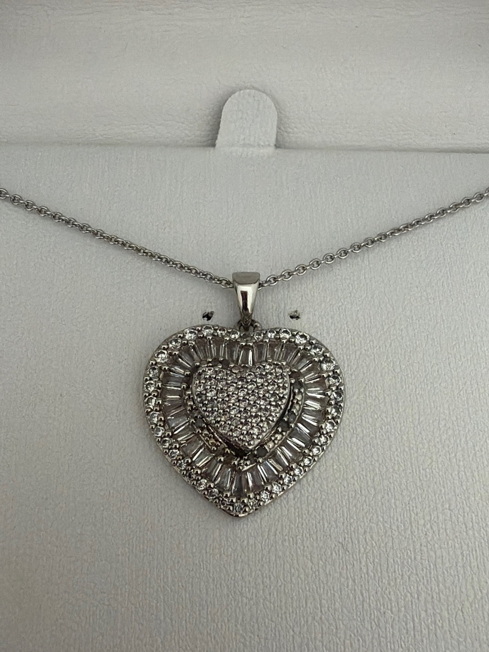 Fidget Spinner Heart 1/10 CTTW Diamond Necklace